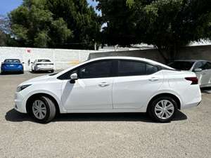 Autos seminuevos, Nissan Versa 2020