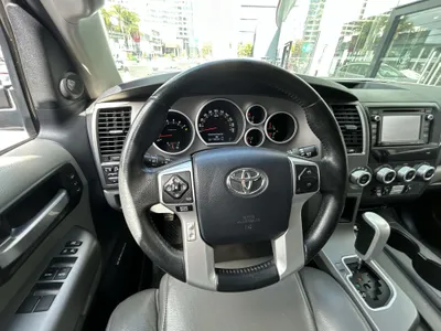 Toyota Sequoia 2017