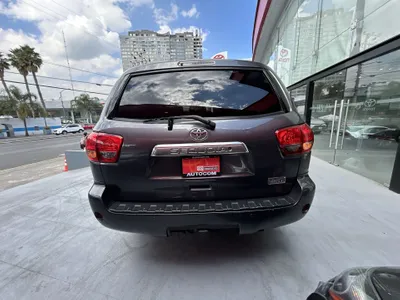 Toyota Sequoia 2017