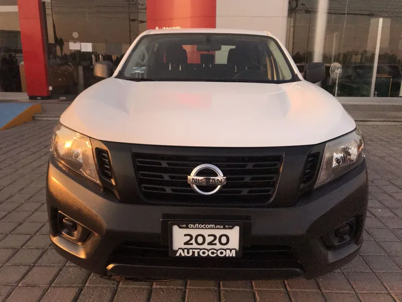 Nissan Np300 2020