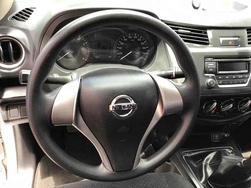 Nissan Np300 2019