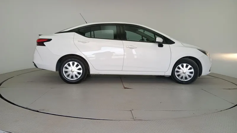 Nissan Versa 2020