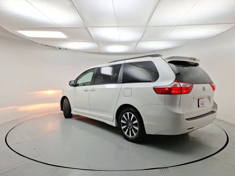 Toyota Sienna 2018