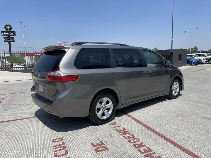 Toyota Sienna 2018