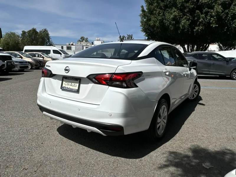 Nissan Versa 2020