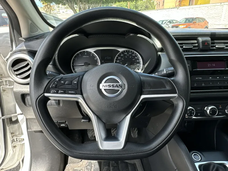 Nissan Versa 2020