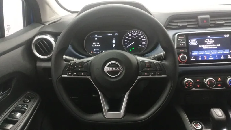 Nissan Versa 2023