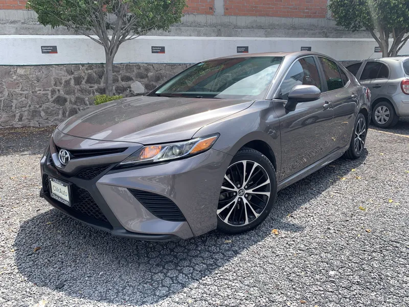 Toyota Camry 2019