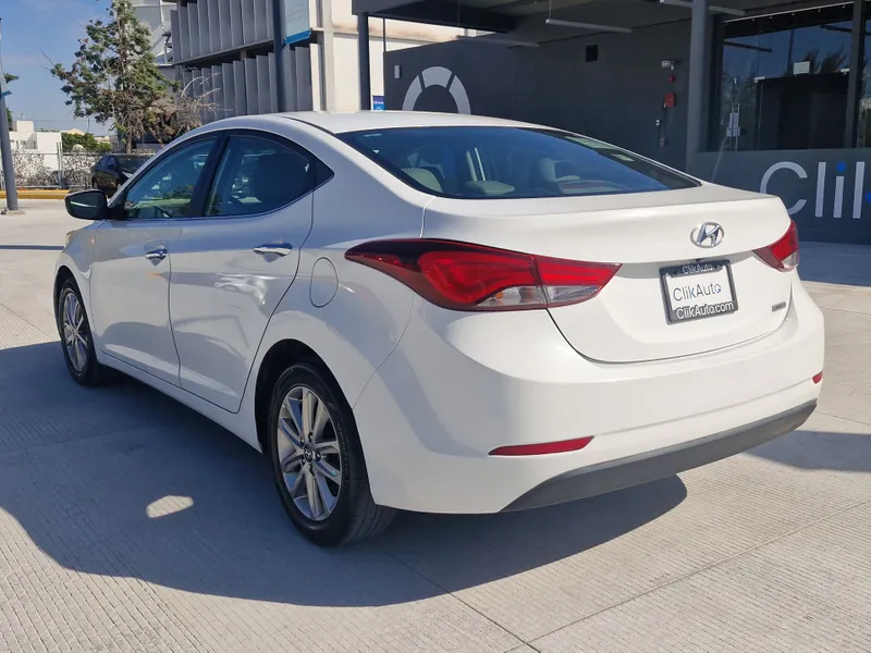 Hyundai Elantra 2015