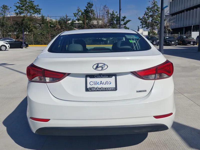 Hyundai Elantra 2015