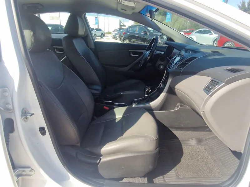 Hyundai Elantra 2015