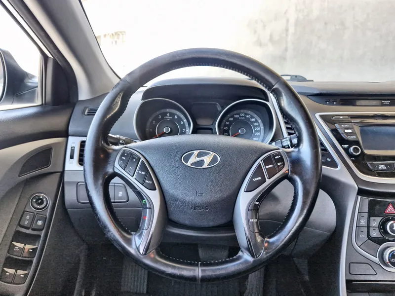 Hyundai Elantra 2015