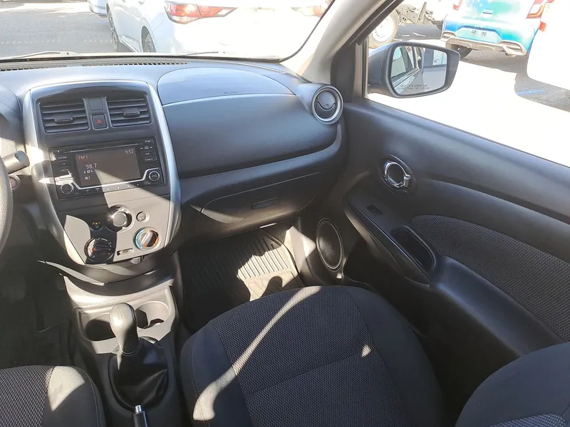 Nissan Versa 2015