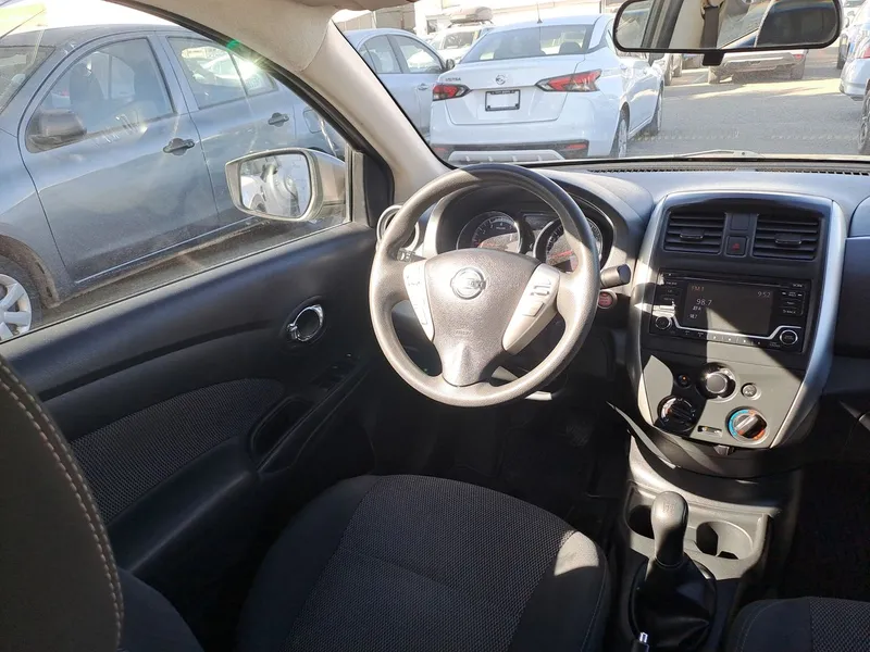 Nissan Versa 2015