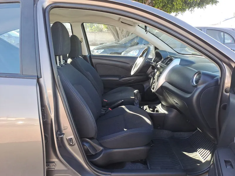 Nissan Versa 2015