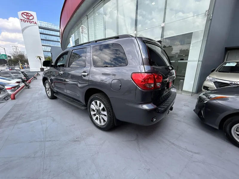 Toyota Sequoia 2017