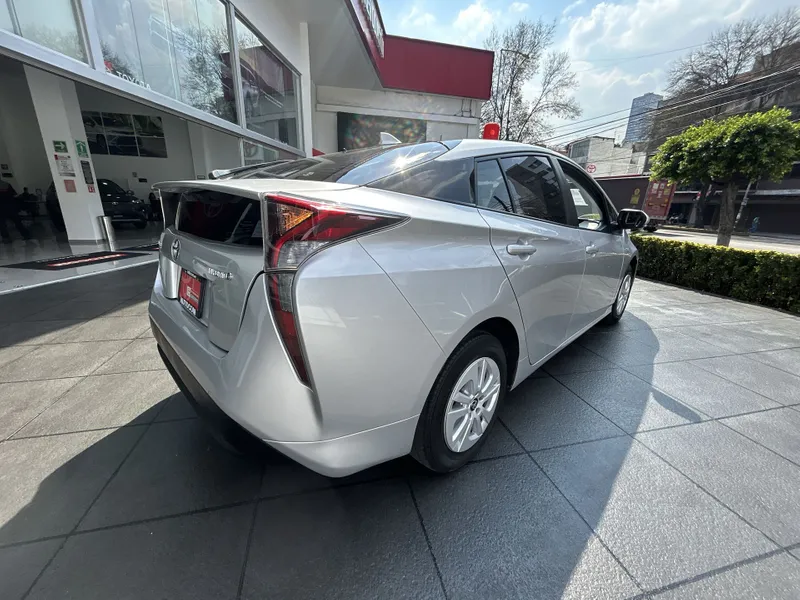 Toyota Prius 2018