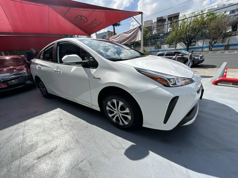 Toyota Prius 2021