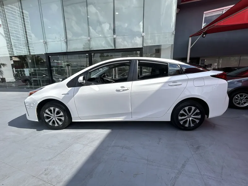 Toyota Prius 2021