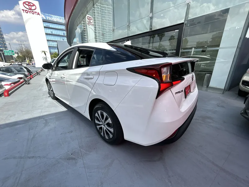 Toyota Prius 2021