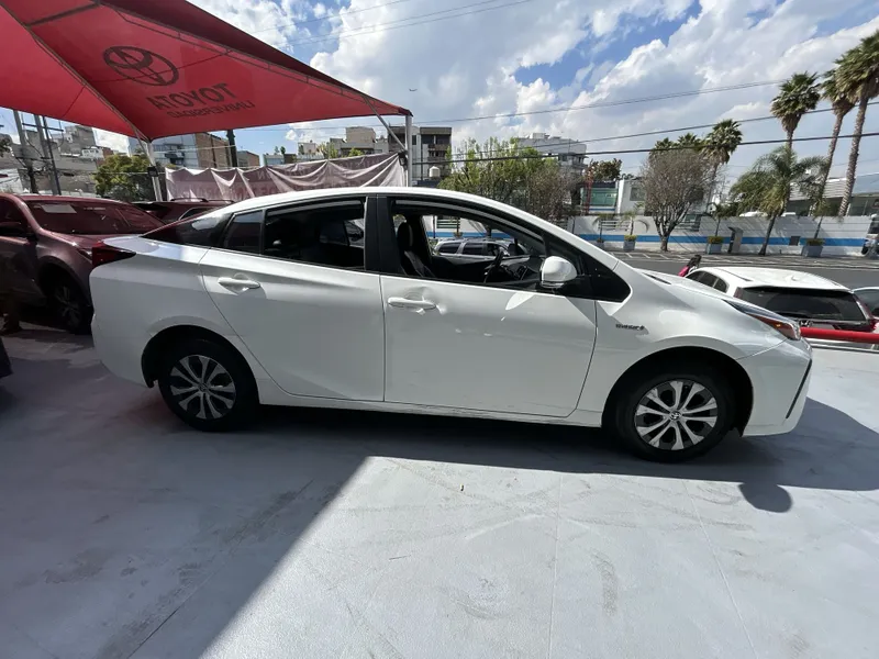 Toyota Prius 2021