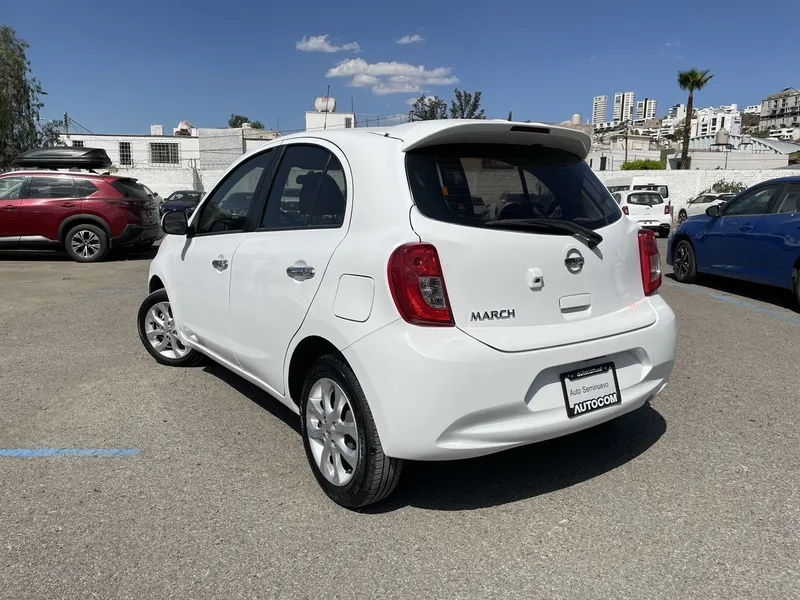 Nissan March 2018