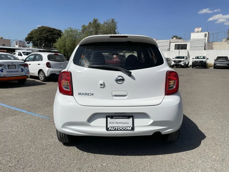 Nissan March 2018