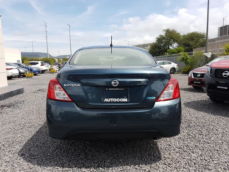 Nissan Versa 2016