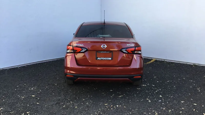 Nissan Versa 2021