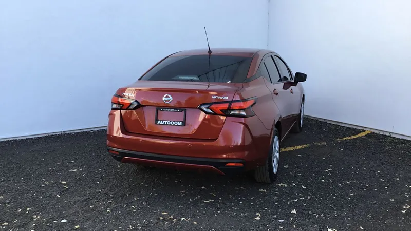 Nissan Versa 2021